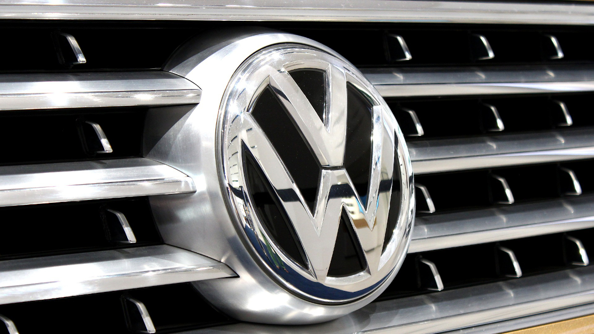 Volkswagen Logo Chrom